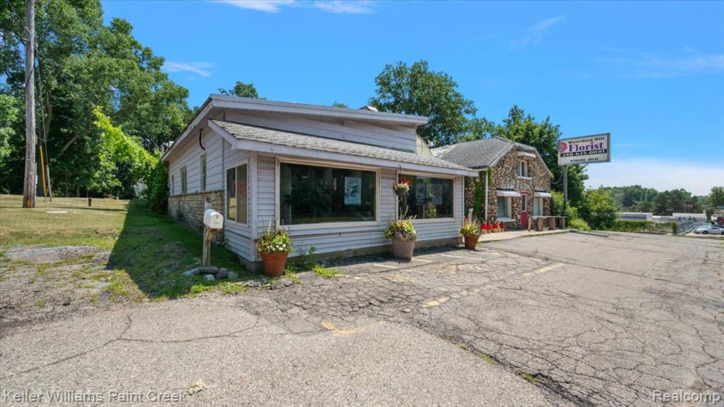 5992 Dixie Highway Property Photo 1