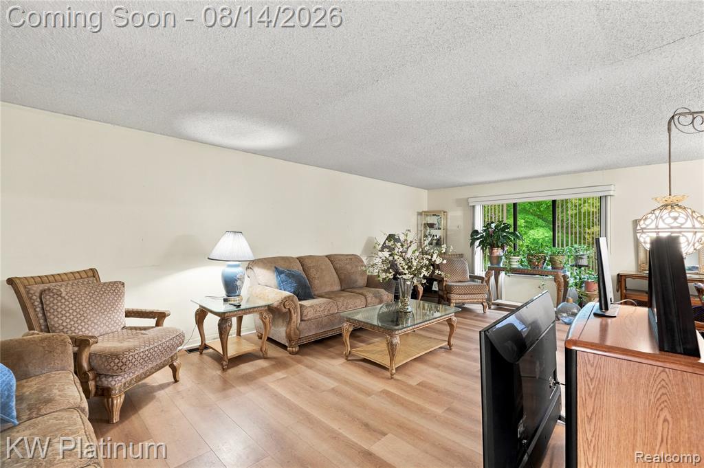 29990 Wildbrook Dr, Property Photo 3