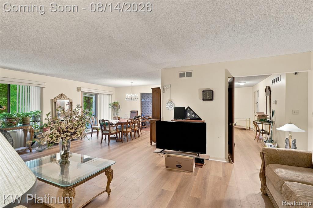 29990 Wildbrook Dr, Property Photo 4