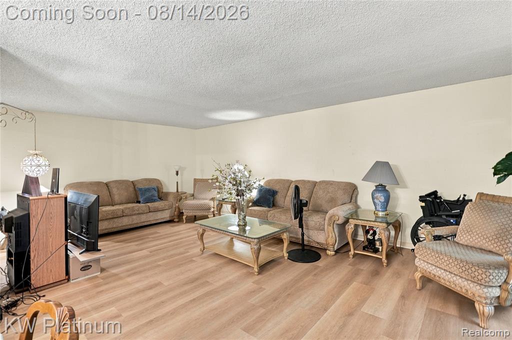 29990 Wildbrook Dr, Property Photo 5