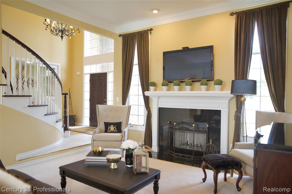 916 Majestic Property Photo 2