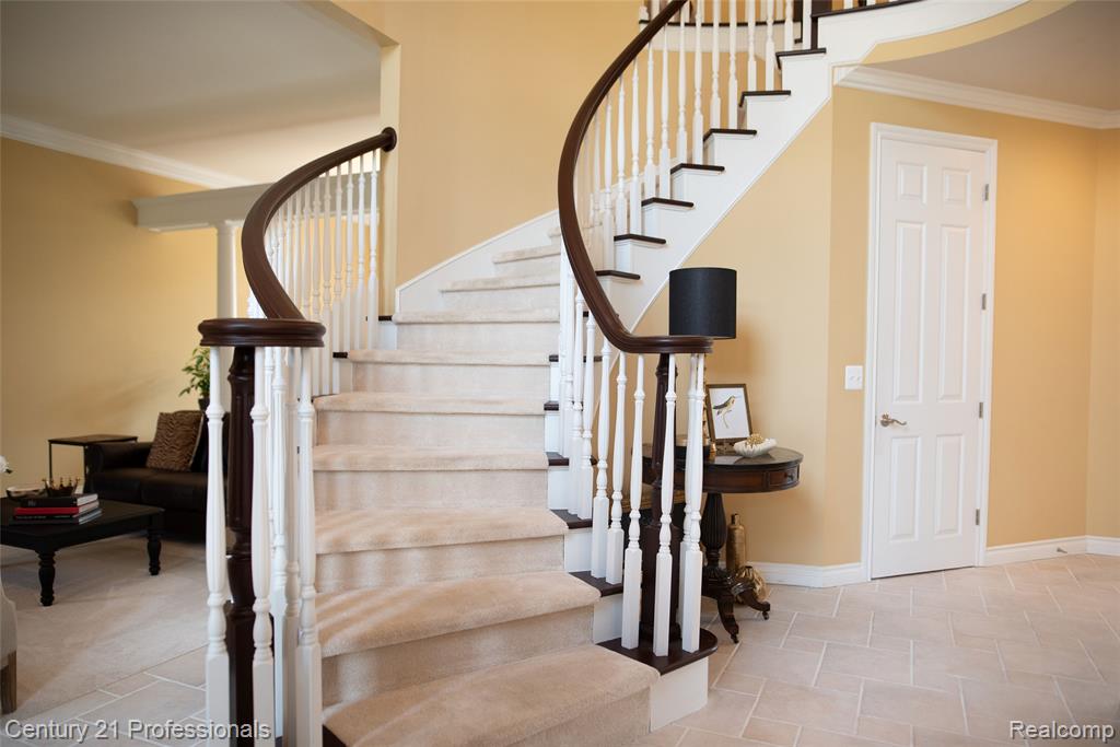 916 Majestic Property Photo 3