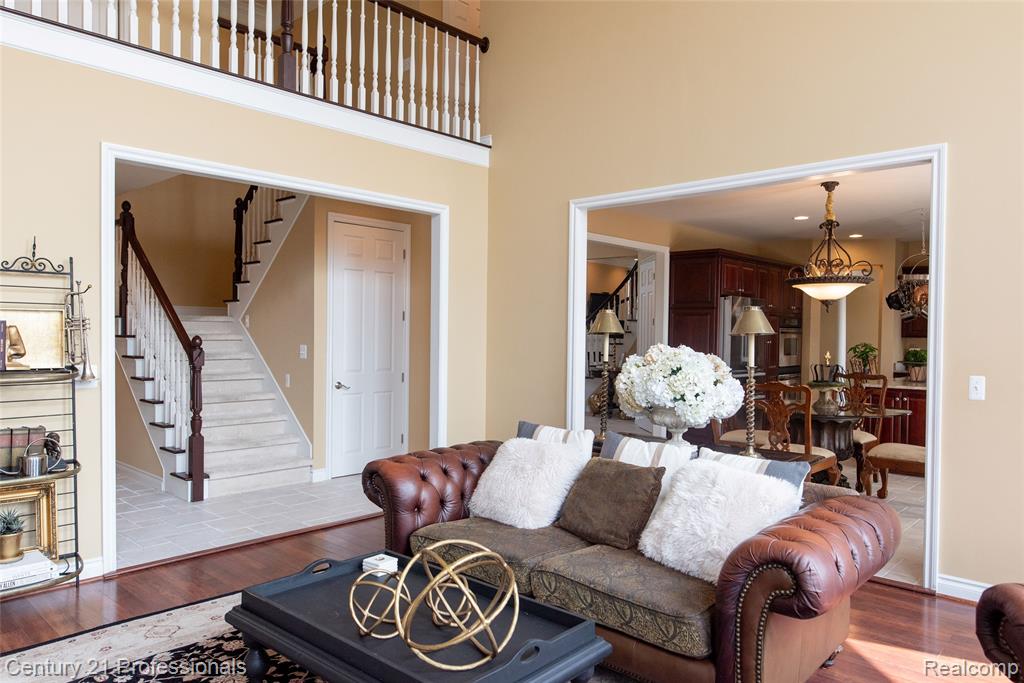 916 Majestic Property Photo 12