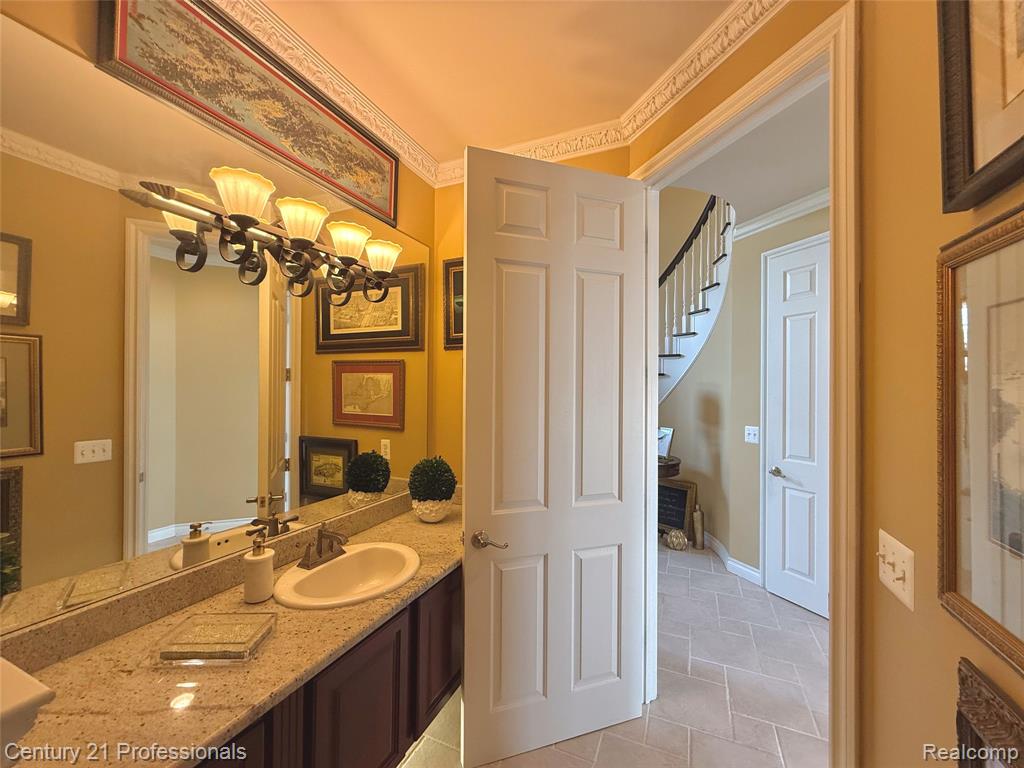 916 Majestic Property Photo 13