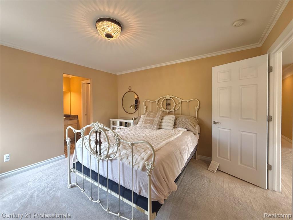 916 Majestic Property Photo 16