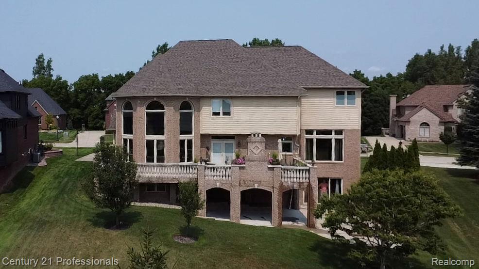 916 Majestic Property Photo 35