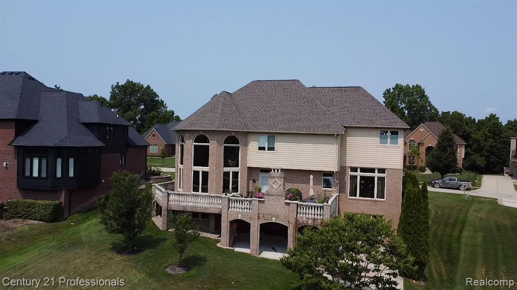 916 Majestic Property Photo 36