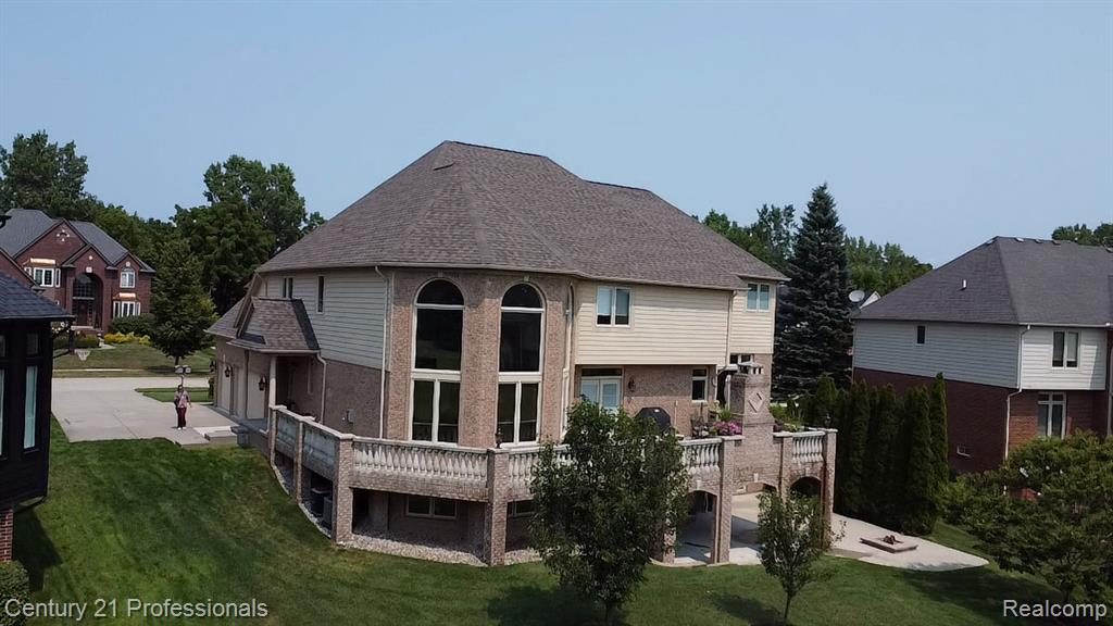 916 Majestic Property Photo 37