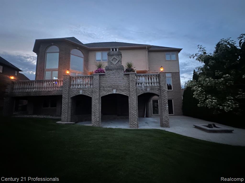 916 Majestic Property Photo 38