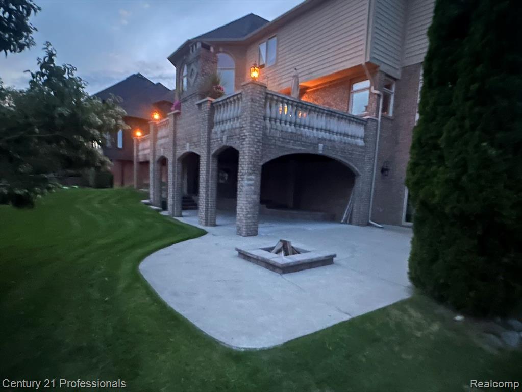 916 Majestic Property Photo 39