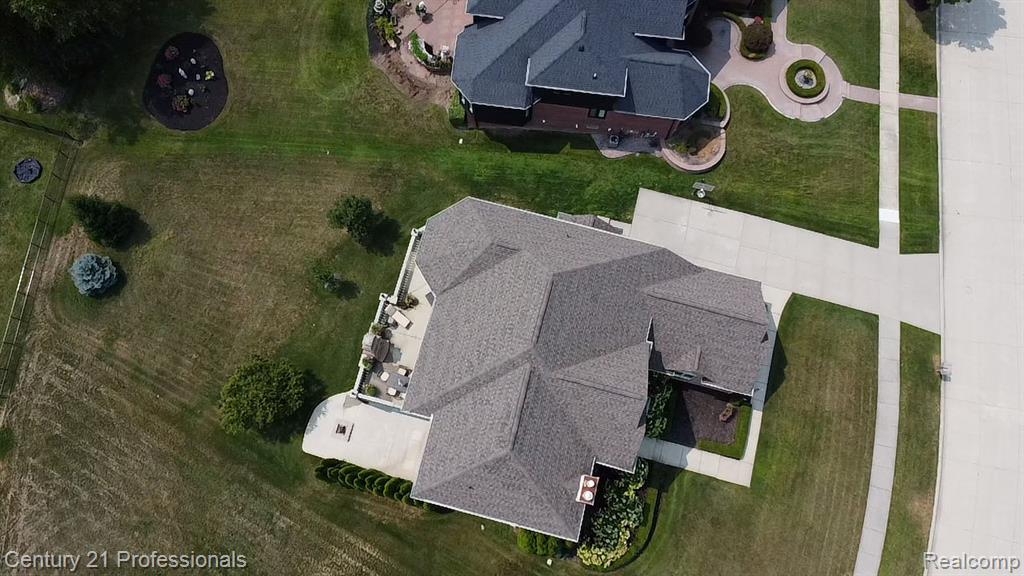 916 Majestic Property Photo 40