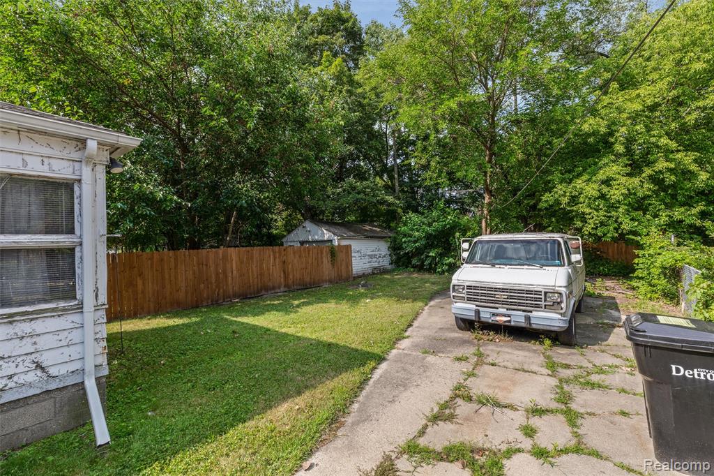 16719 Prevost Street Property Photo 22
