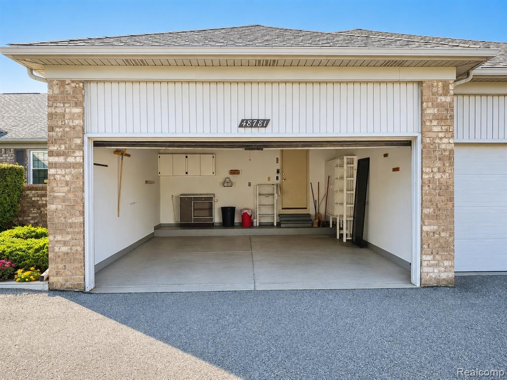 48781 Mill Bank Court Property Photo 6