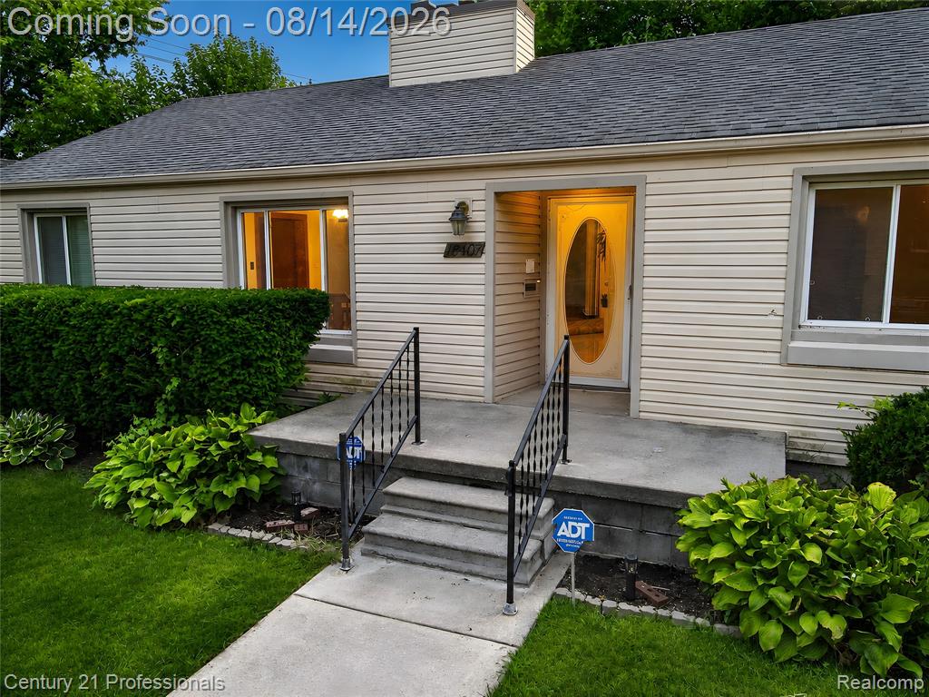 18407 Garfield Property Photo 1