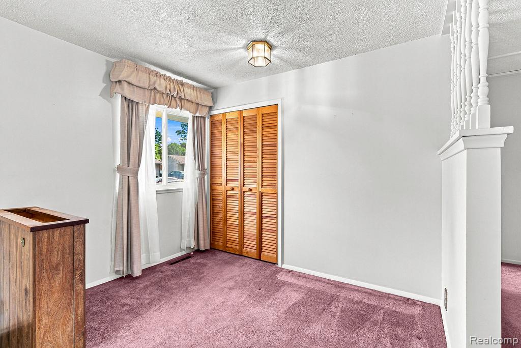 909 Lochhead Avenue Property Photo 10