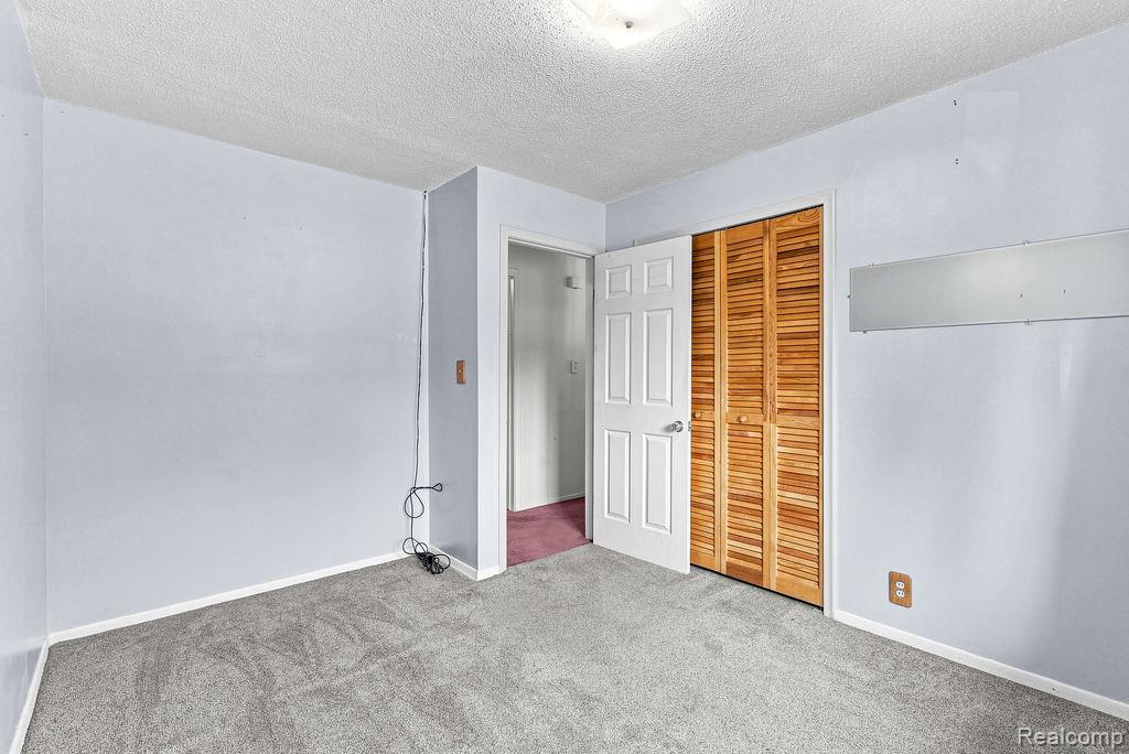 909 Lochhead Avenue Property Photo 13