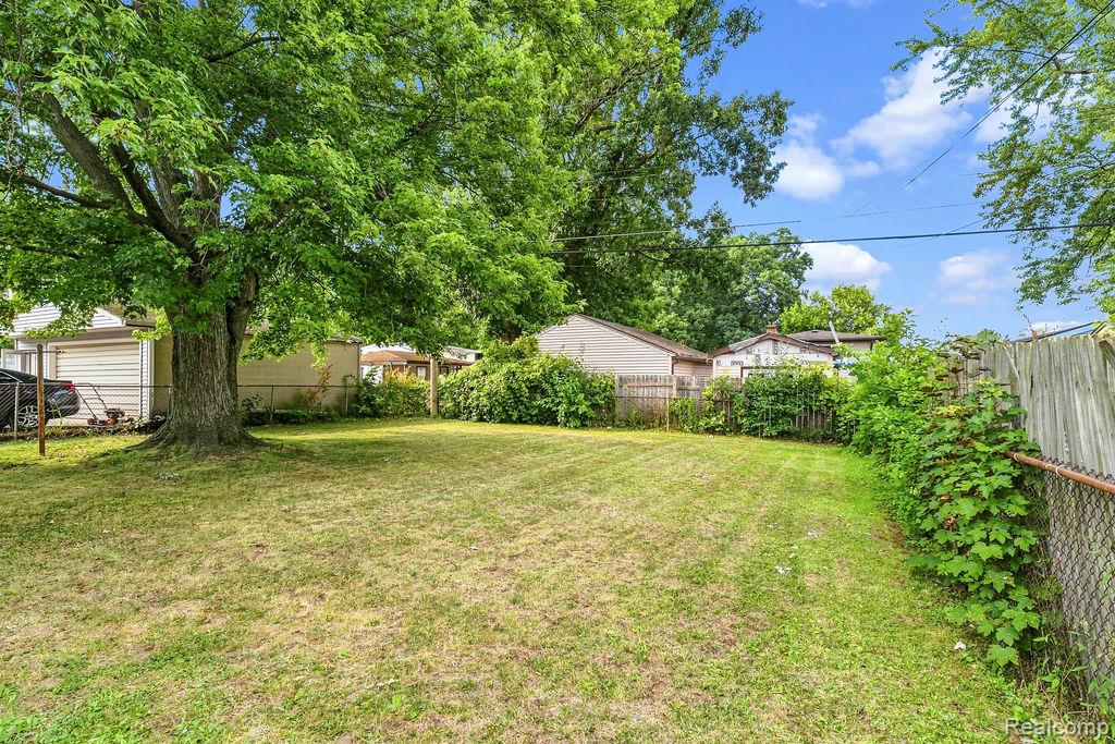 909 Lochhead Avenue Property Photo 25