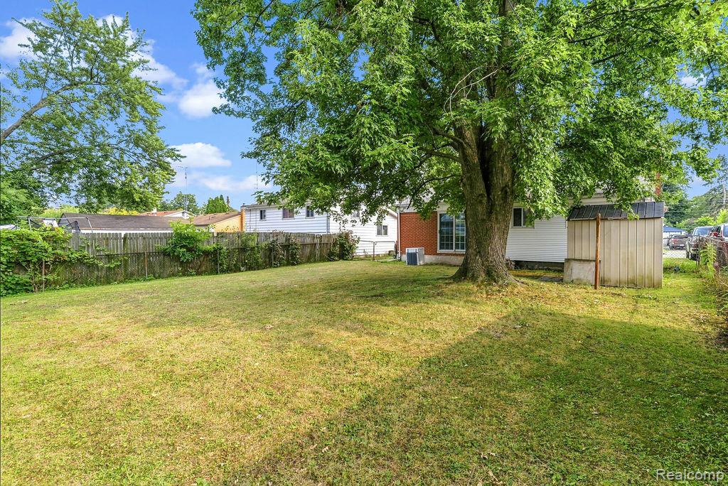 909 Lochhead Avenue Property Photo 27