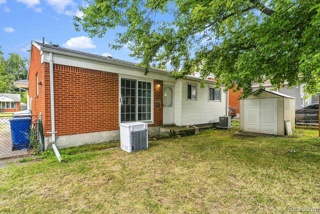 909 Lochhead Avenue Property Photo 28