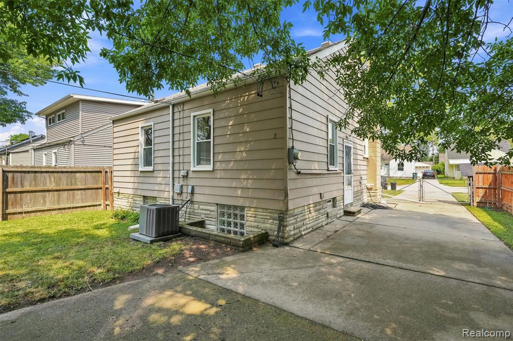 2400 Guthrie Avenue Property Photo 19