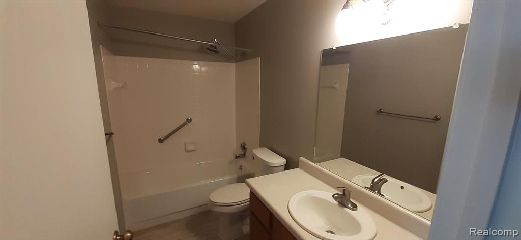 61210 Greenwood Drive Property Photo 8