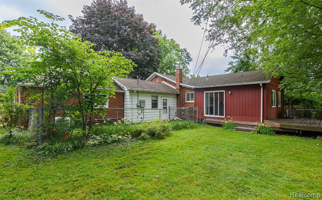 5511 Wright Drive Property Photo 3