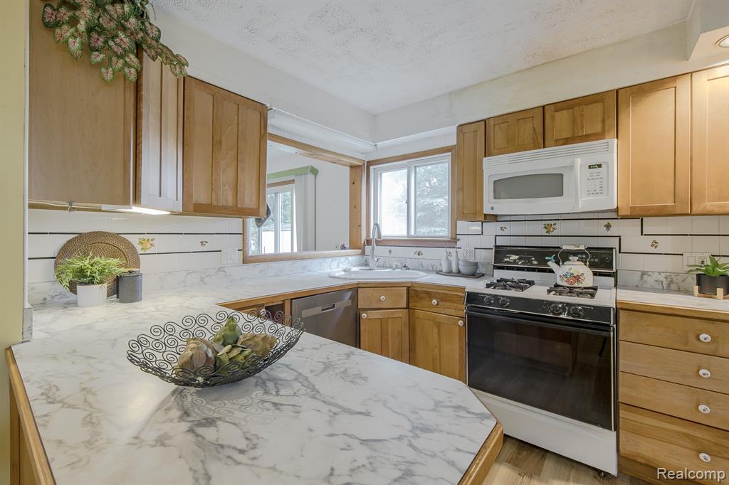 5511 Wright Drive Property Photo 12