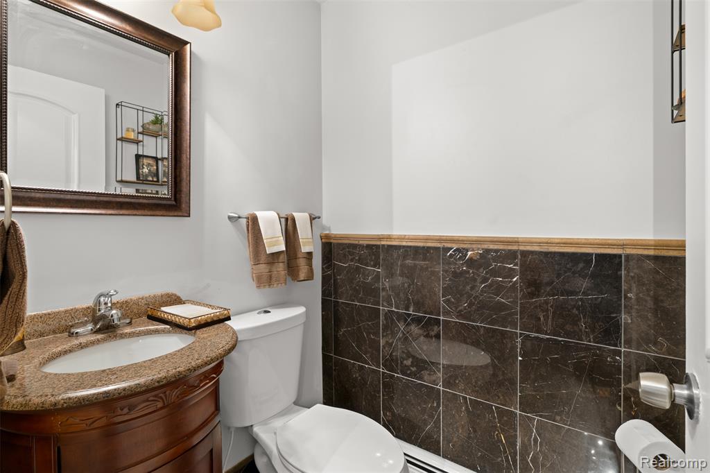 23640 Oak Glen Drive Property Photo 7
