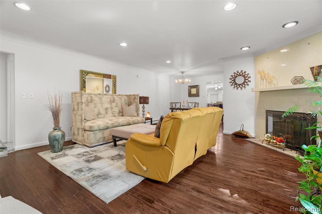23640 Oak Glen Drive Property Photo 13