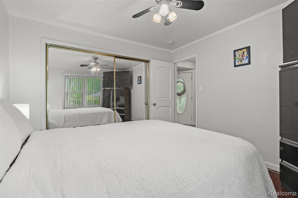 23640 Oak Glen Drive Property Photo 15