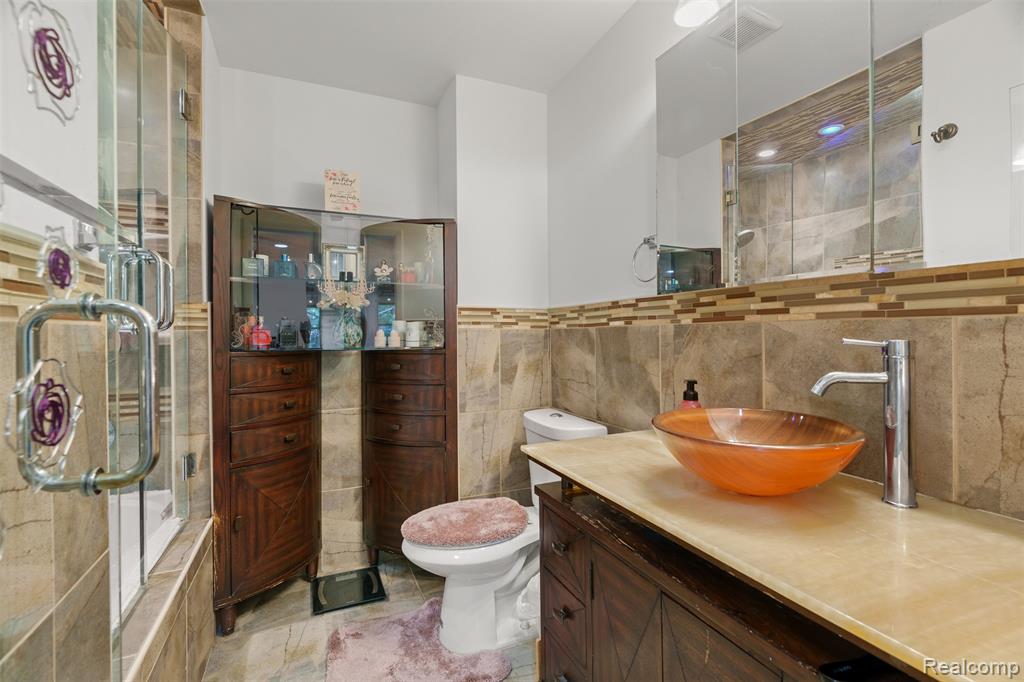 23640 Oak Glen Drive Property Photo 24