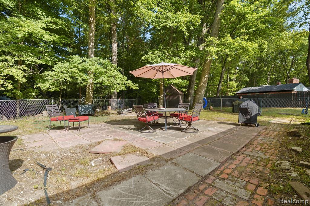 23640 Oak Glen Drive Property Photo 26