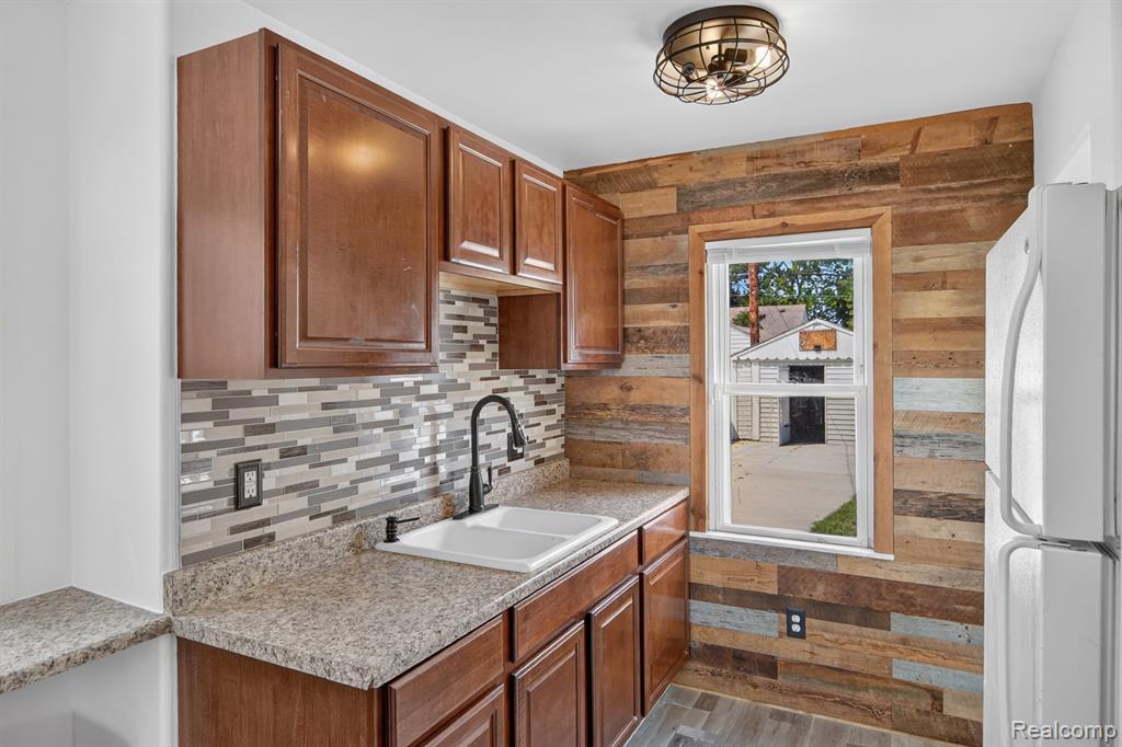 6800 Jackson Property Photo 14