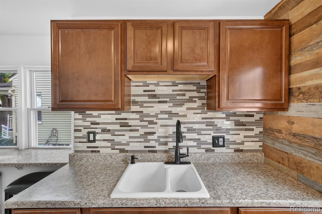 6800 Jackson Property Photo 15