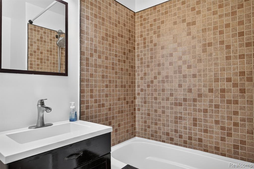 6800 Jackson Property Photo 21