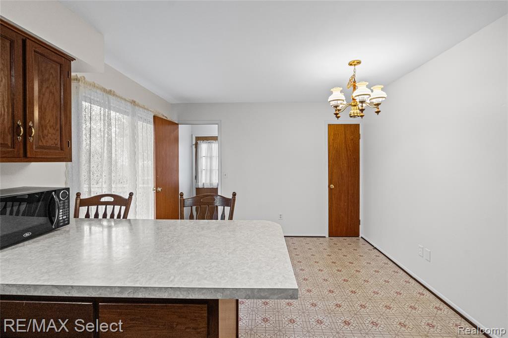 5184 Worchester Drive Property Photo 5