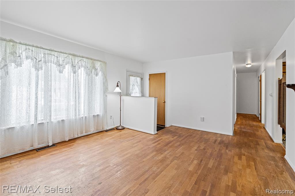 5184 Worchester Drive Property Photo 6