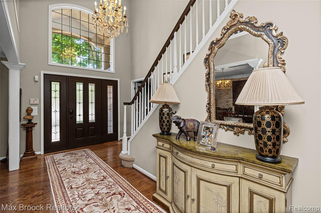 7398 Autumn Hill Drive Property Photo 8