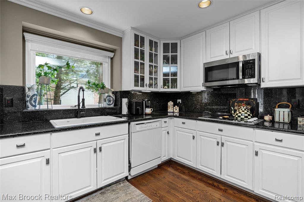 7398 Autumn Hill Drive Property Photo 19