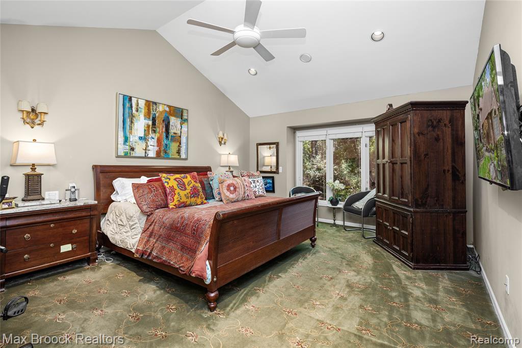 7398 Autumn Hill Drive Property Photo 32