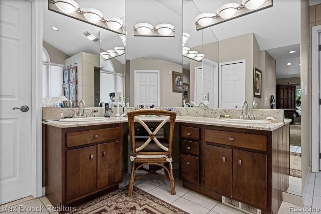 7398 Autumn Hill Drive Property Photo 34