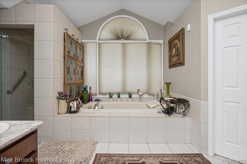 7398 Autumn Hill Drive Property Photo 35