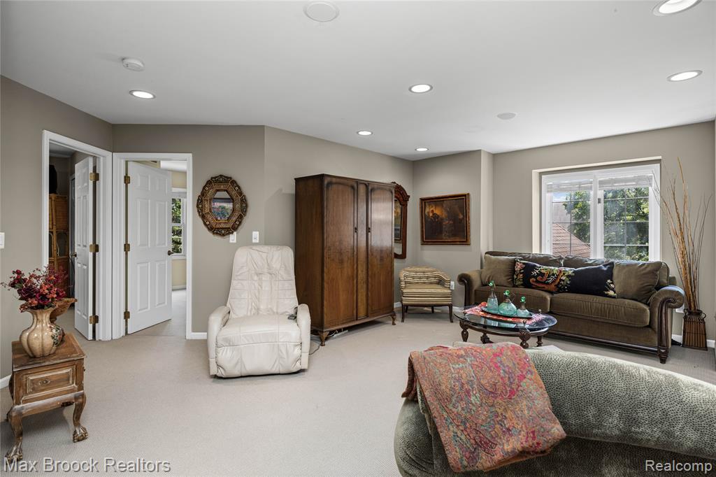 7398 Autumn Hill Drive Property Photo 43