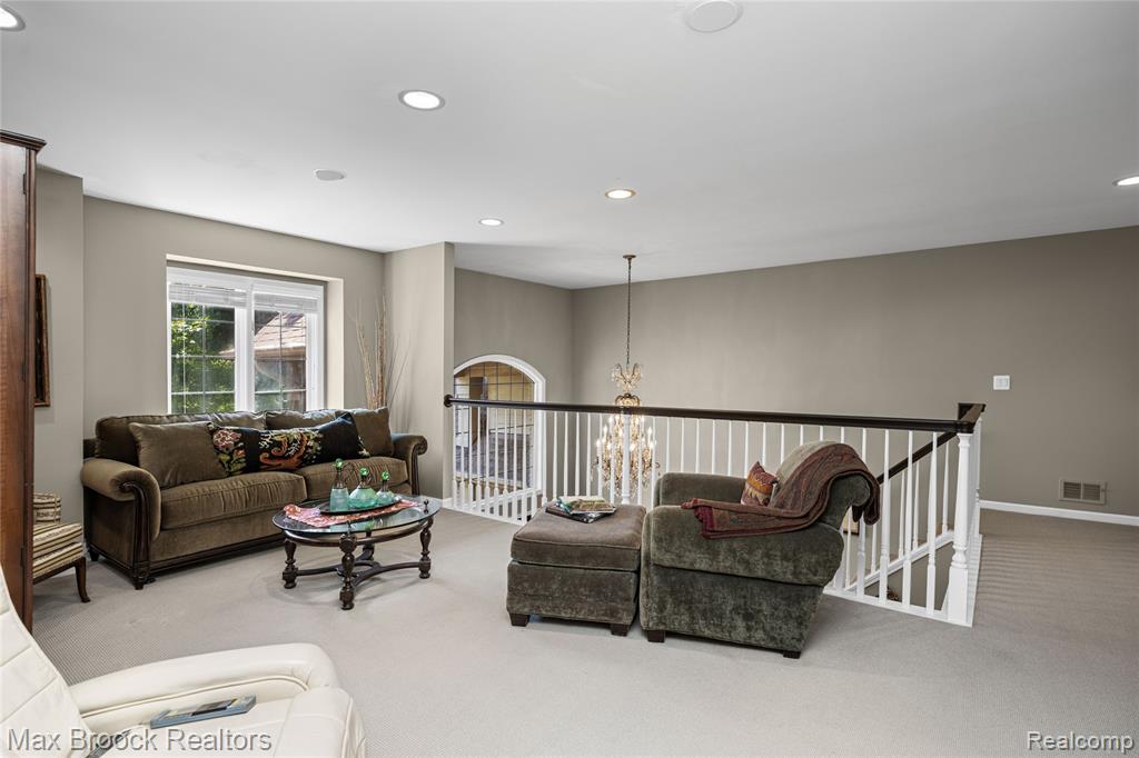 7398 Autumn Hill Drive Property Photo 44