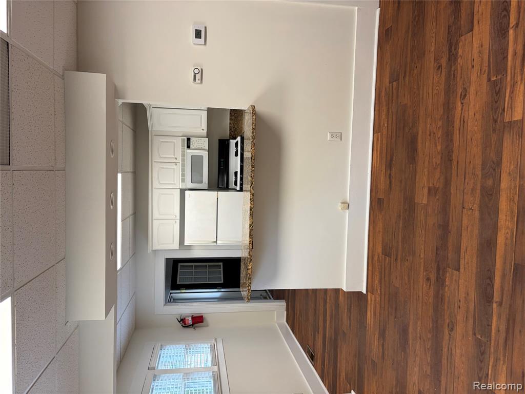 815 N Main Street Property Photo 7