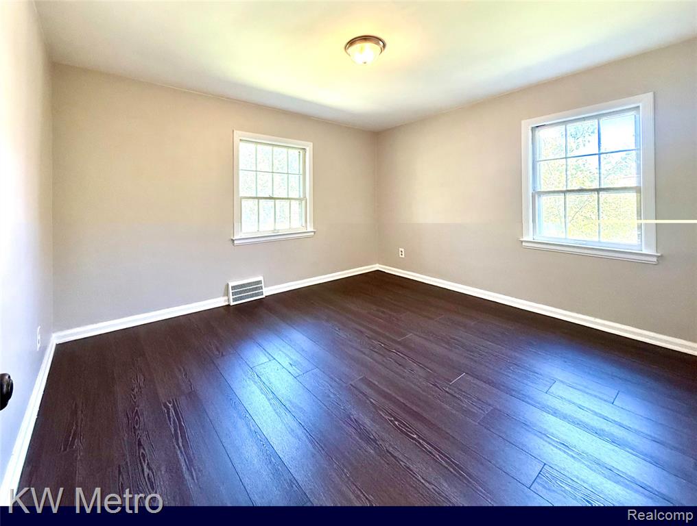 1305 Collegewood Street Property Photo 8