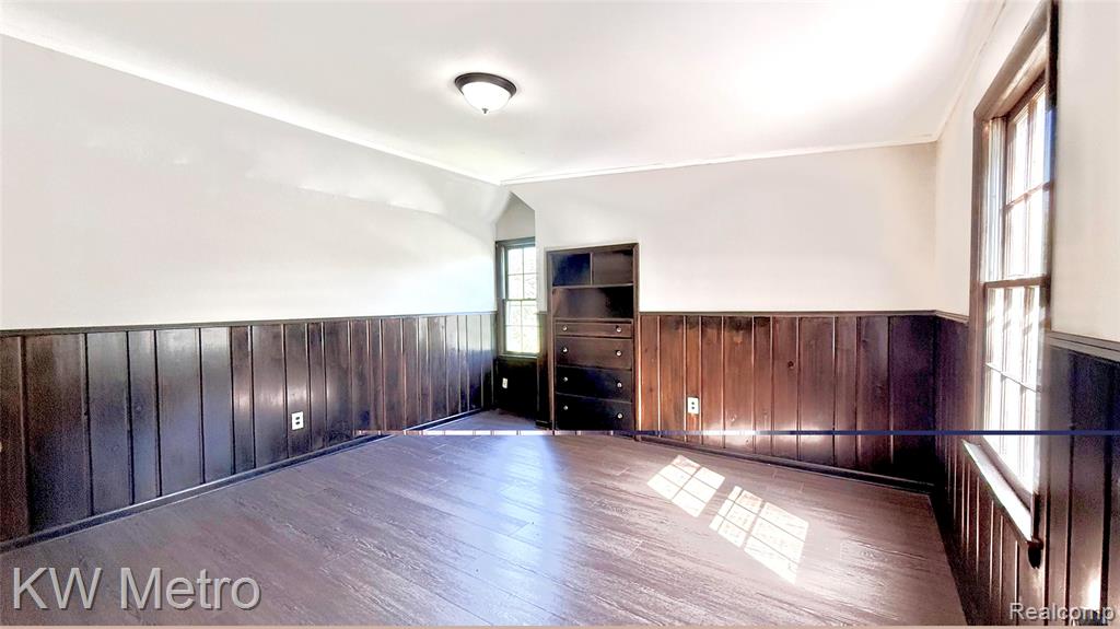 1305 Collegewood Street Property Photo 9