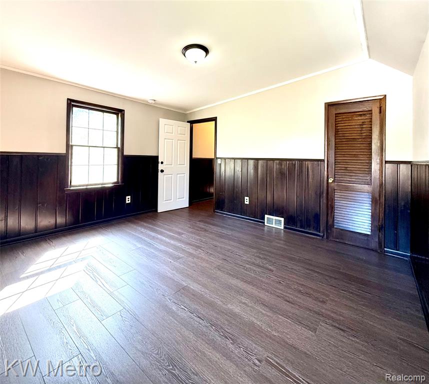 1305 Collegewood Street Property Photo 10