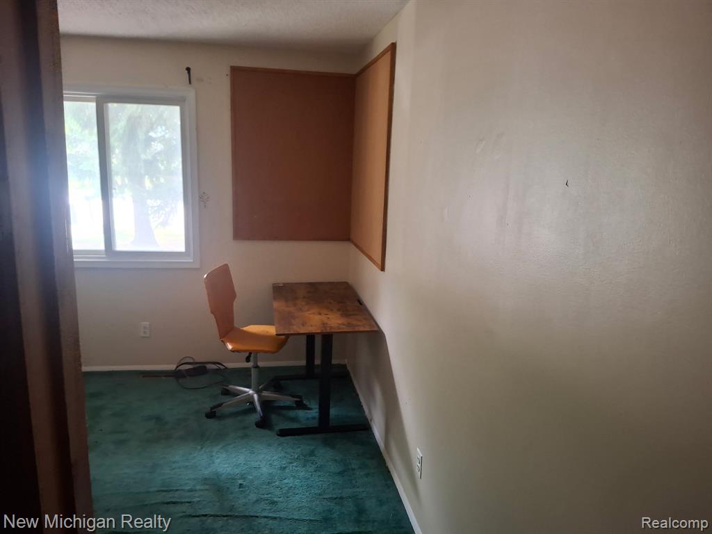 2433 Willow Street Property Photo 11