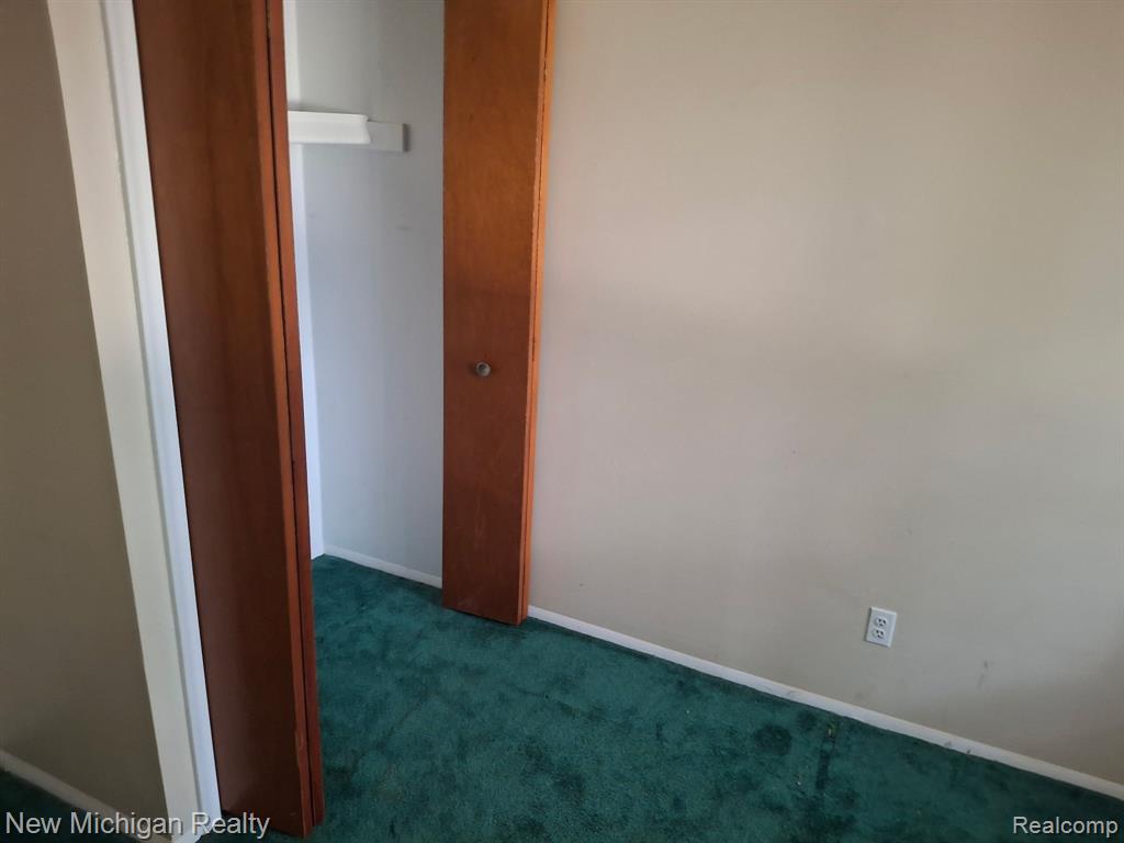 2433 Willow Street Property Photo 12